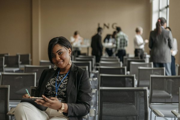 Revitalizing visitor interaction: creative podcasting techniques for museums in the uk